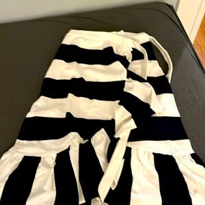 Cute summer piece. Ordered the wrong size and never returned.